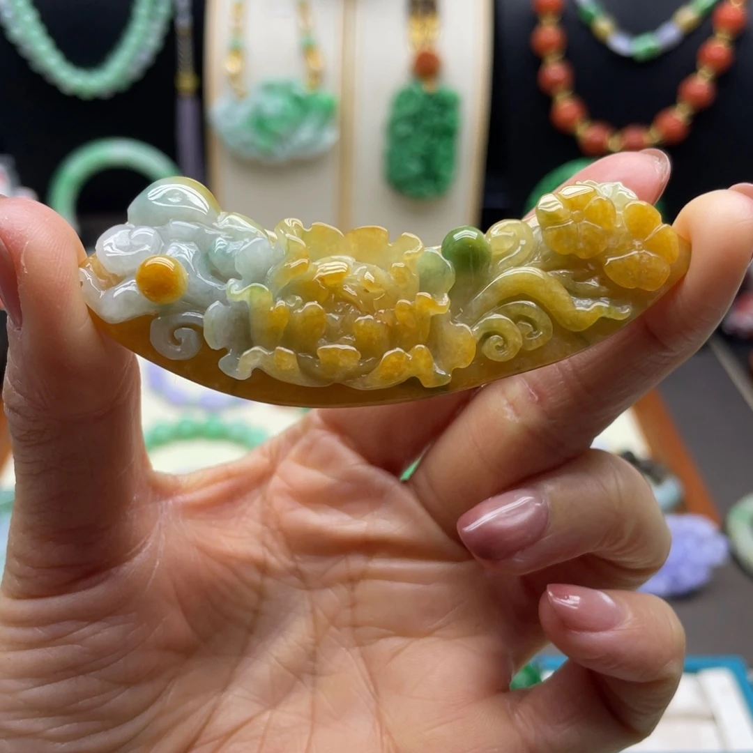 翡翠未镶嵌颈饰翡翠弯弯