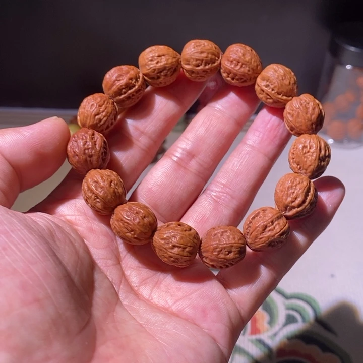 文玩核桃手串……37