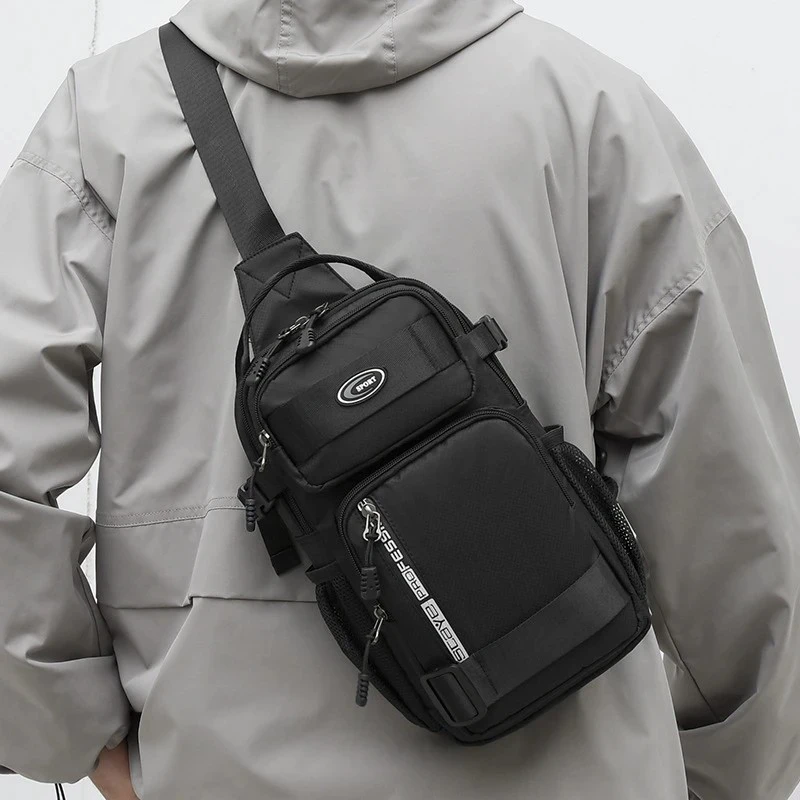 2025新款户外胸包男士休闲单肩包牛津布斜挎包多功能防水背包