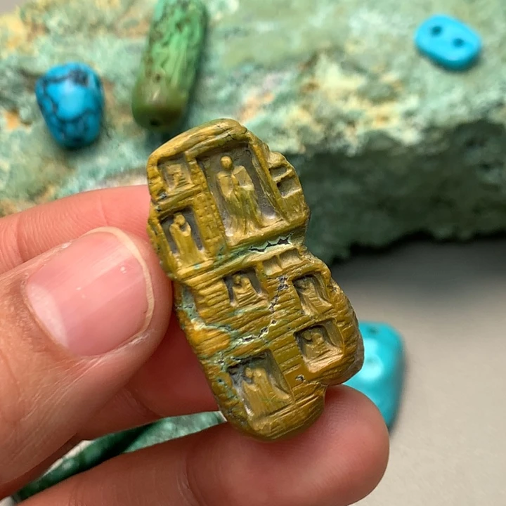 绿松石未镶嵌颈饰