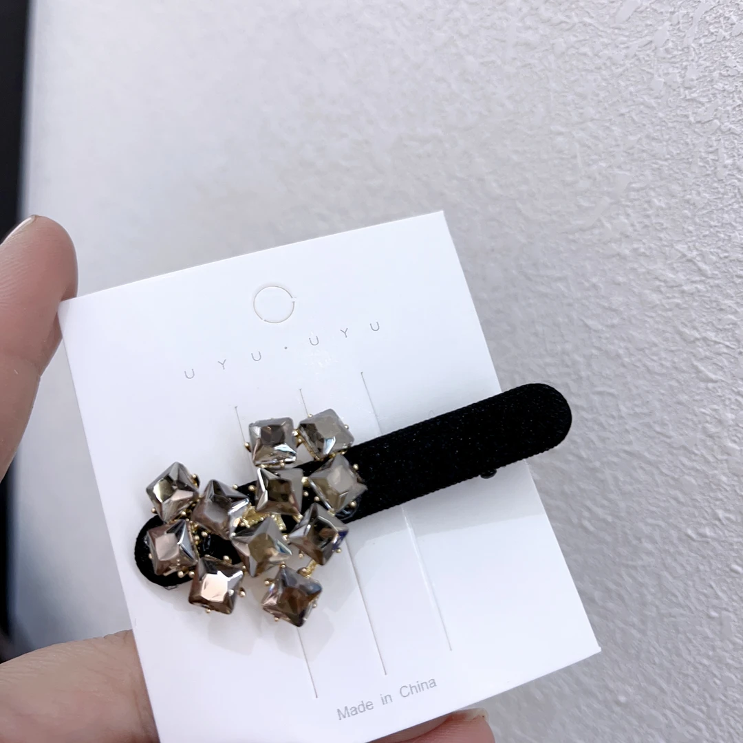 A705桃心黑色鸭夹