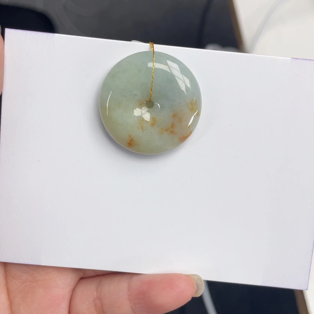 翡翠未镶嵌颈饰平安扣