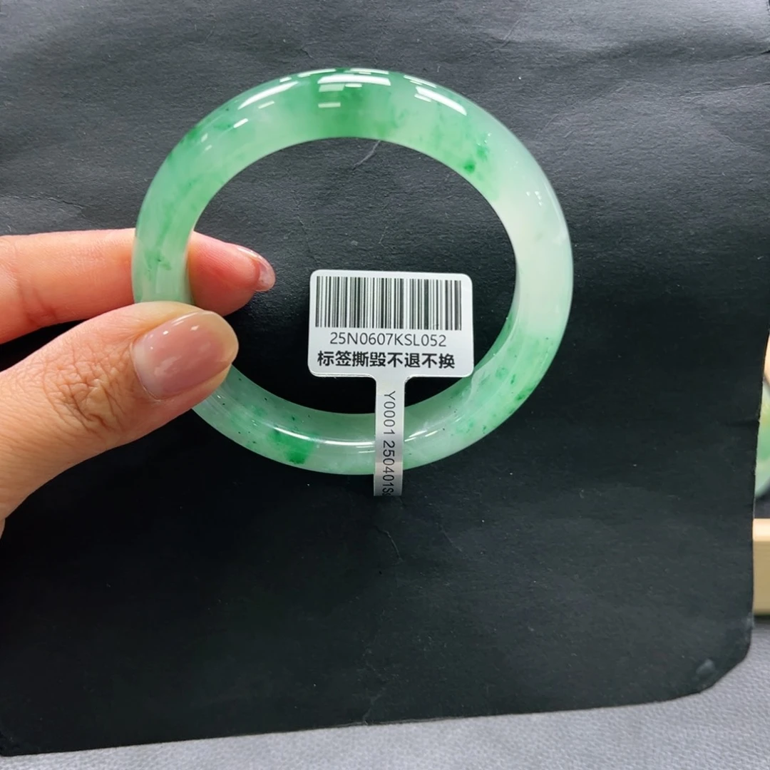 石英质玉手镯未镶嵌➕玲玲57