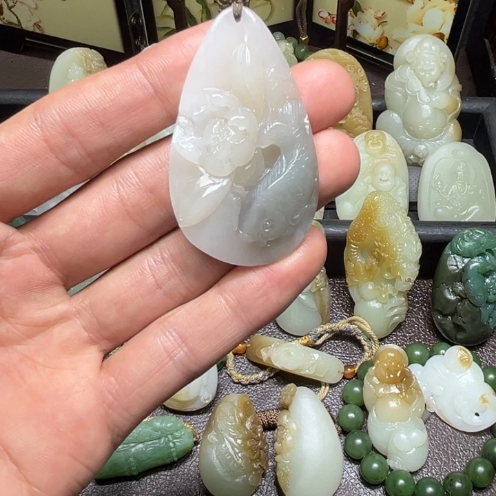 和田玉未镶嵌颈饰