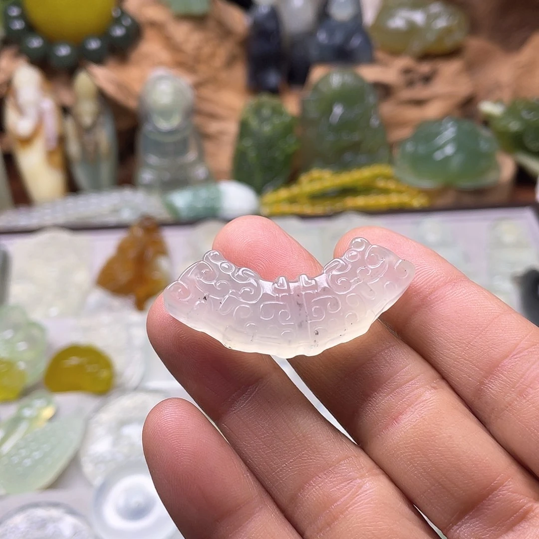 未镶嵌蛇纹石玉珠宝奇石