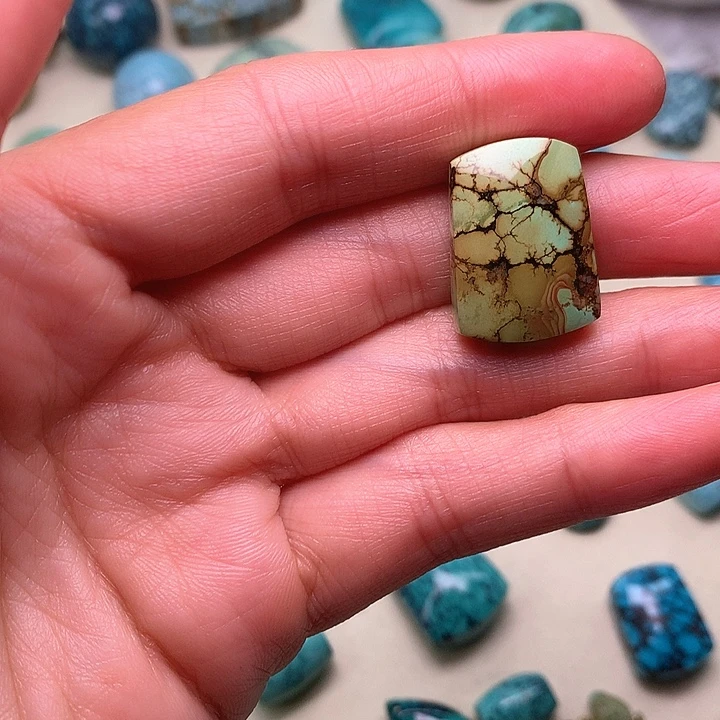 绿松石未镶嵌珠宝奇石