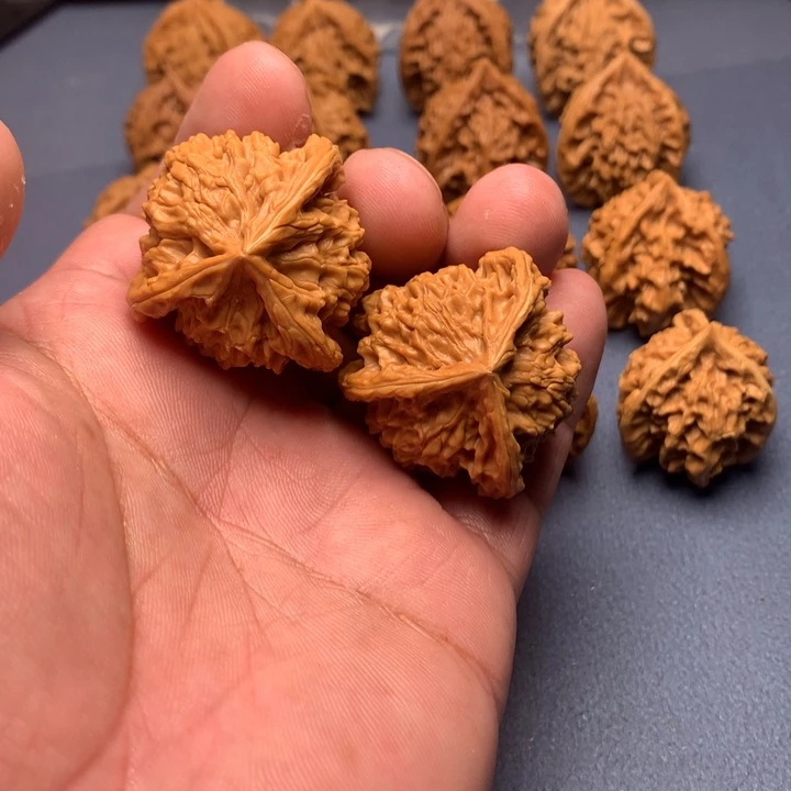 吊坠文玩核桃三棱