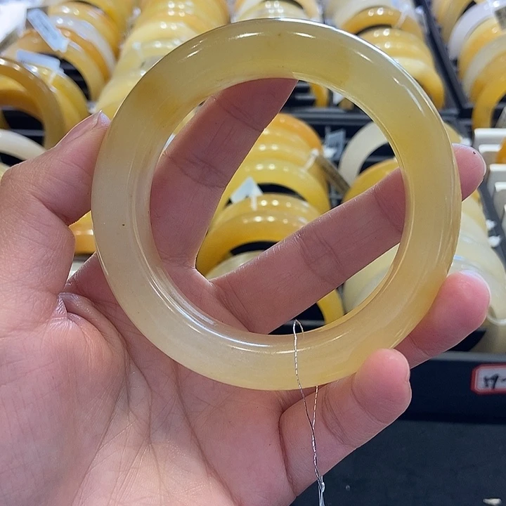 石英质玉（黄龙玉）手镯未镶嵌