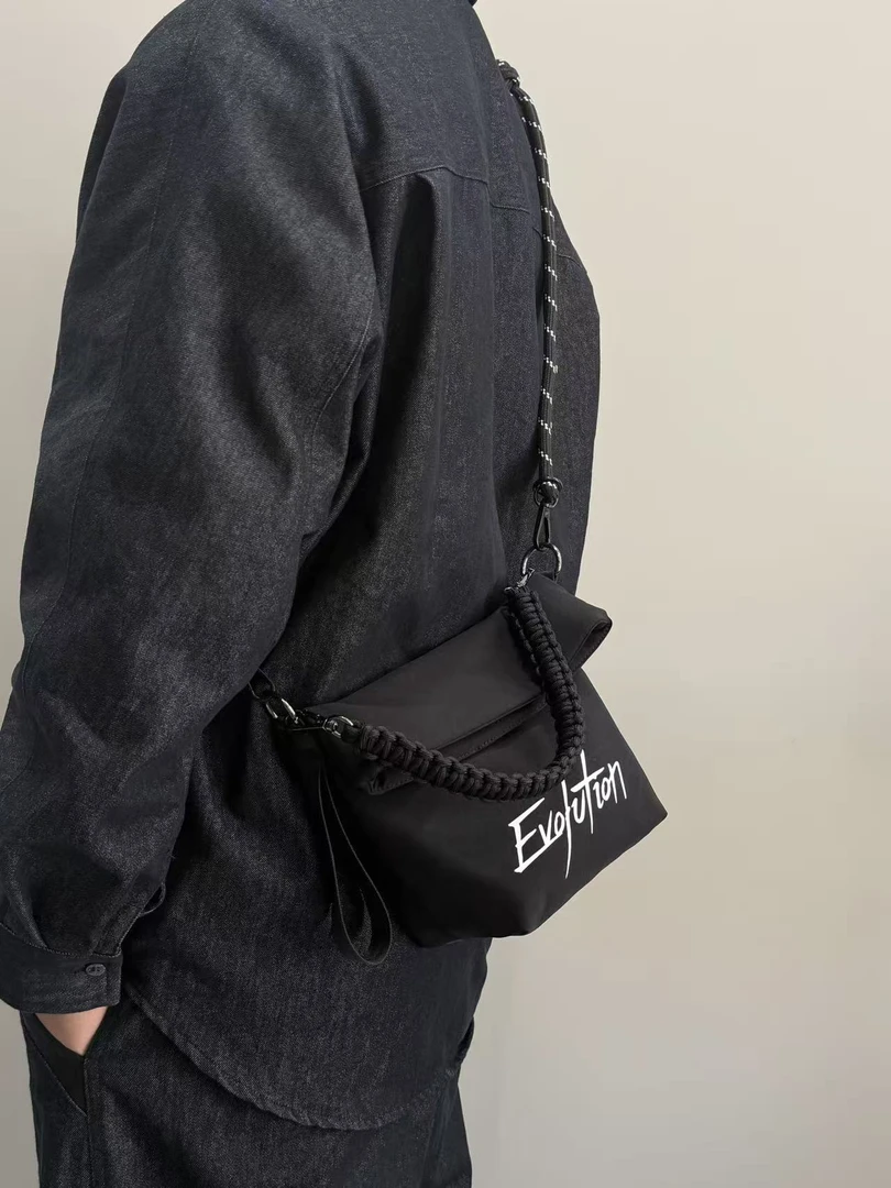 时尚进化演唱会Evolution周边潮流斜挎包男女ins黑色小包手提包