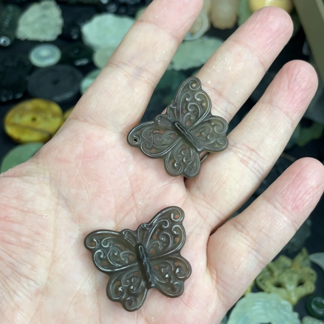 岫玉未镶嵌颈饰蝴蝶