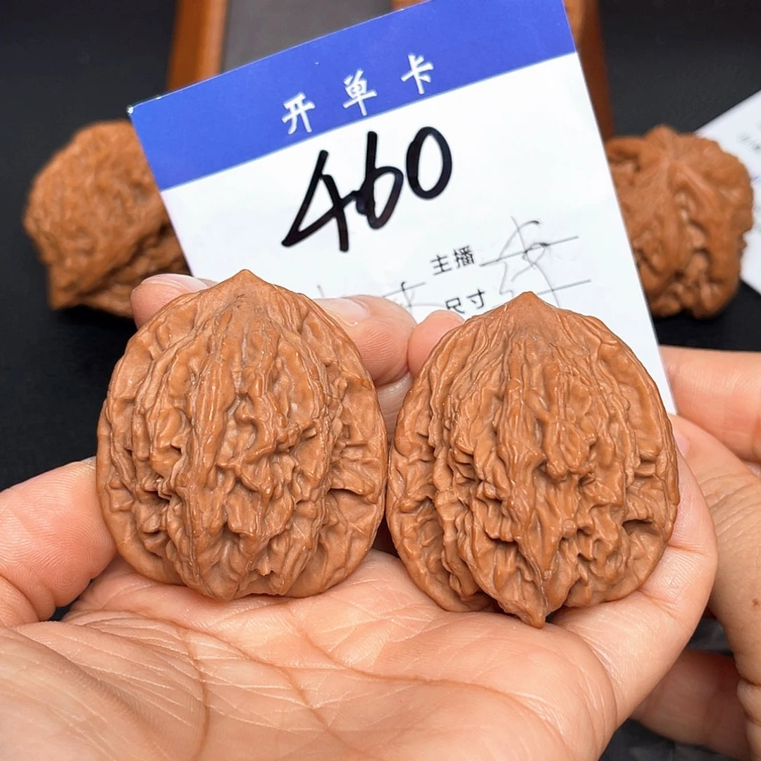 文玩核桃吊坠有***丶虎头39尺。 无刀修。 460