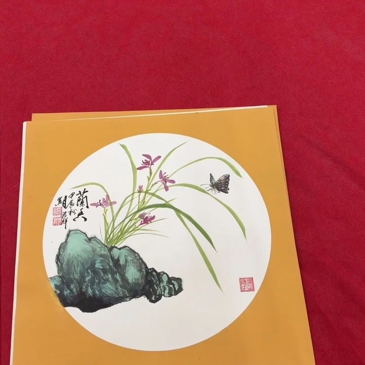 国画花鸟等图案为一体而