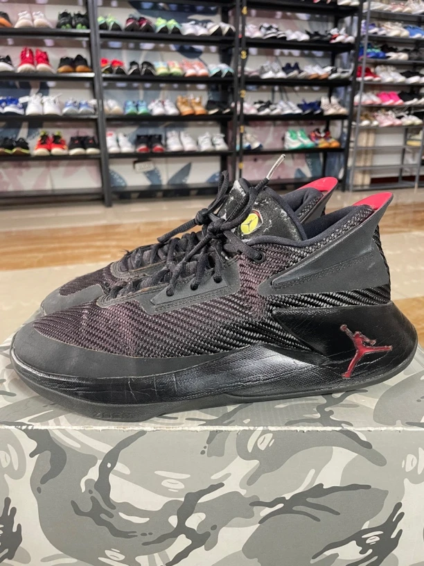 90新 maje 鞋边轻微开缝 44码280/Jordan Fly Lockdown 篮球鞋