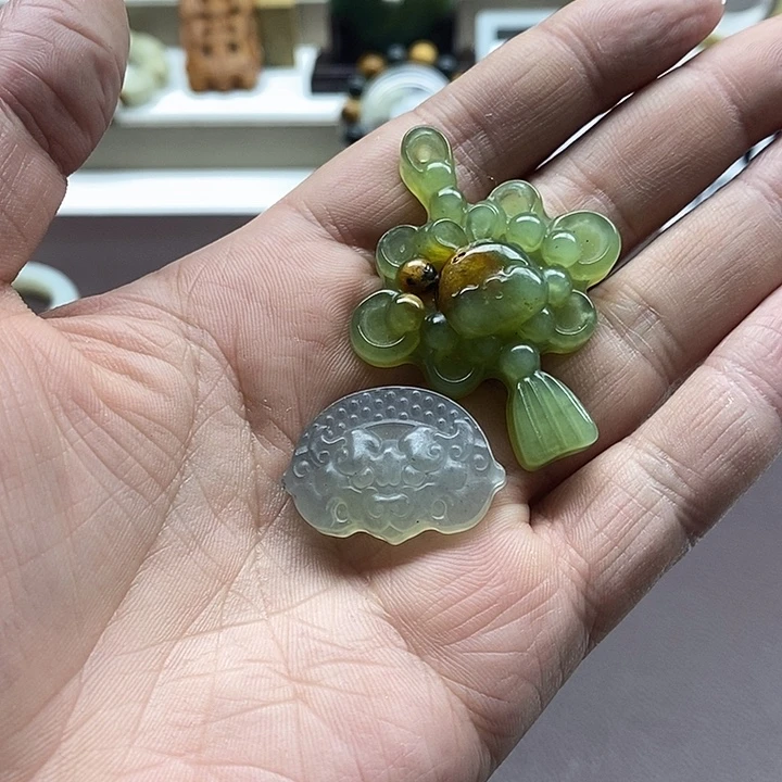 蛇纹石玉未镶嵌颈饰
