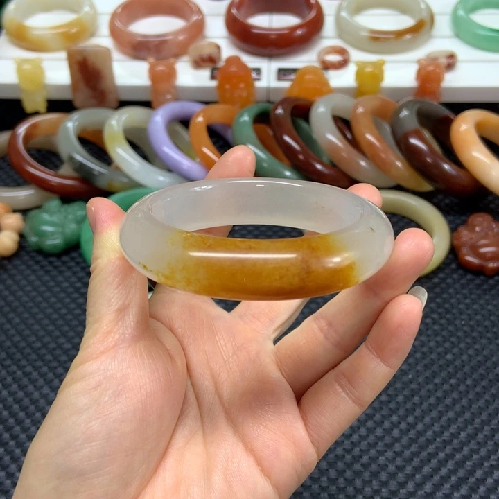 石英质玉未镶嵌手镯