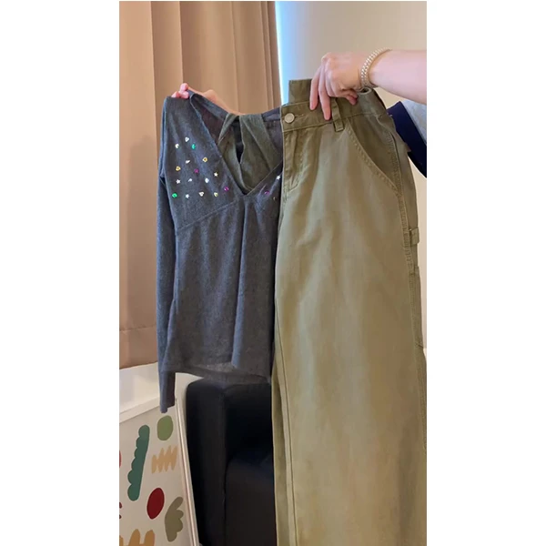 挂脖假两件长袖上衣女设计感小众初秋V领彩钻修身打底衫长裤套装