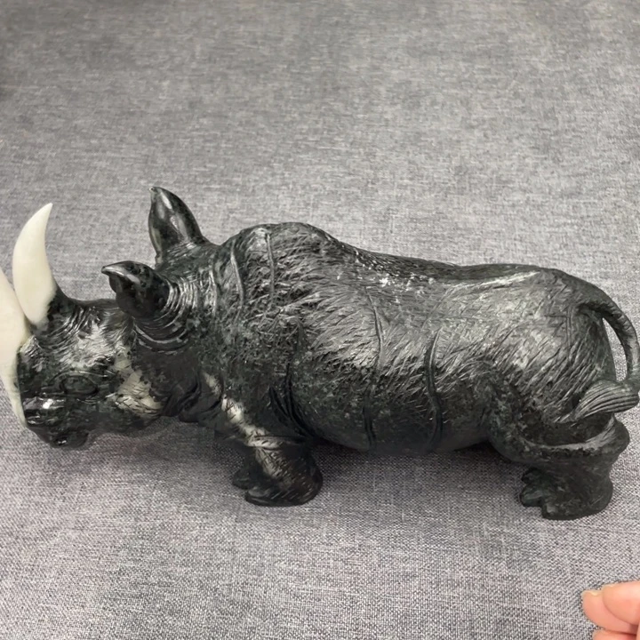 独山玉未镶嵌颈饰