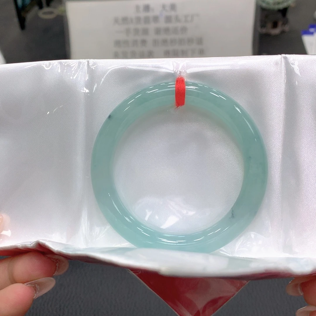 翡翠未镶嵌手镯50圆