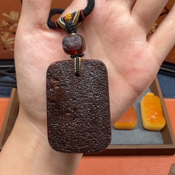 蜜蜡未镶嵌吊坠(赠链)