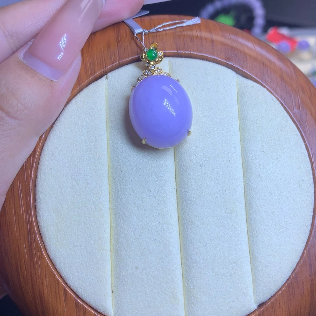 颈饰18K金镶嵌翡翠天然