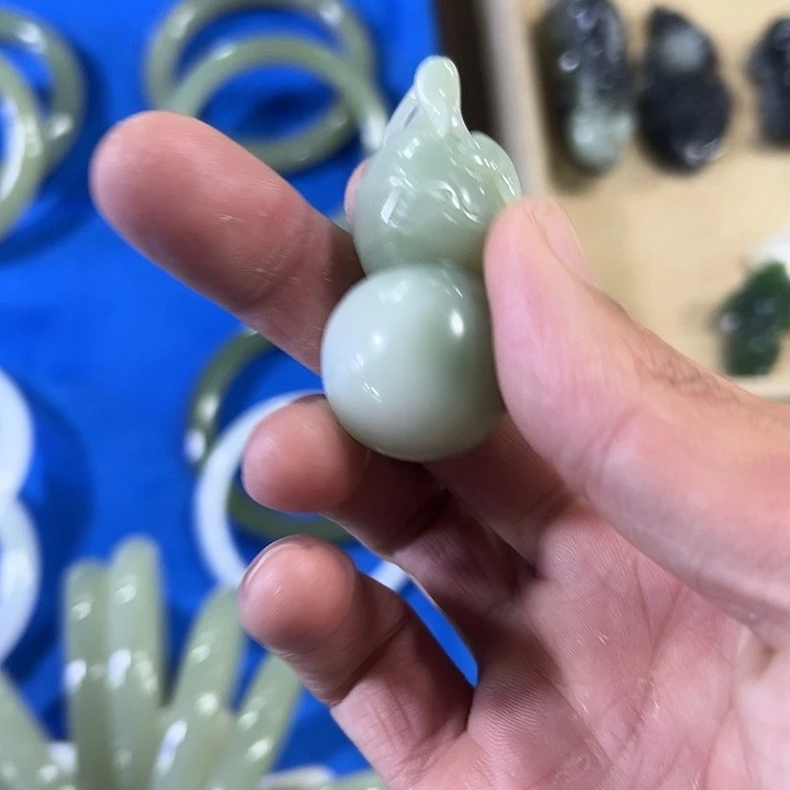 和田玉未镶嵌颈饰多样性发货
