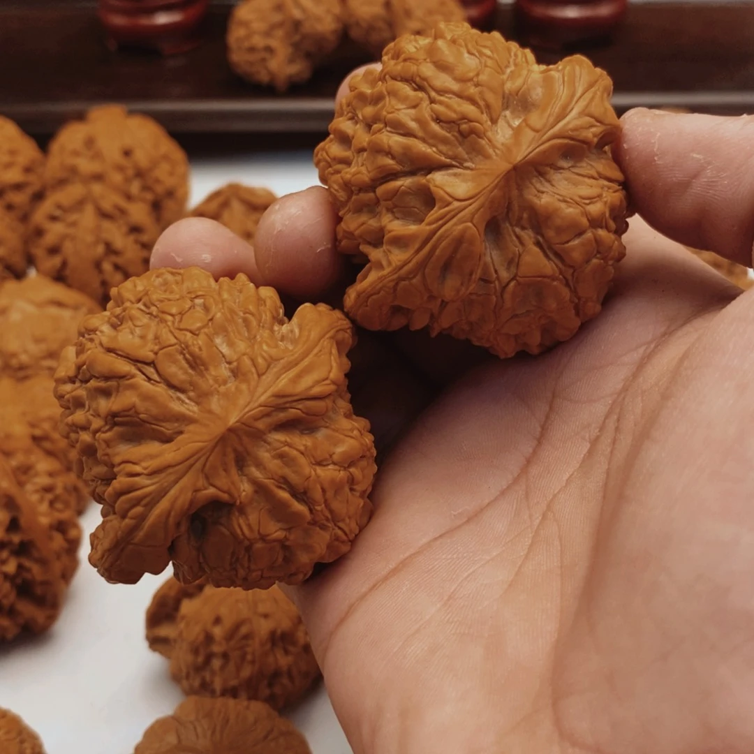 文玩核桃把件52尺龙鼎