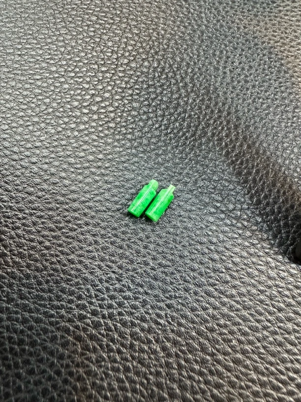 缅甸翡翠小小无事柱可做小滴溜、耳线一对