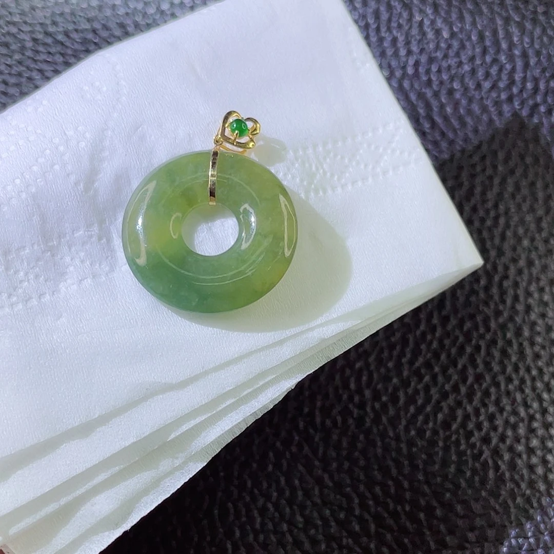 翡翠颈饰18K金镶嵌翡翠