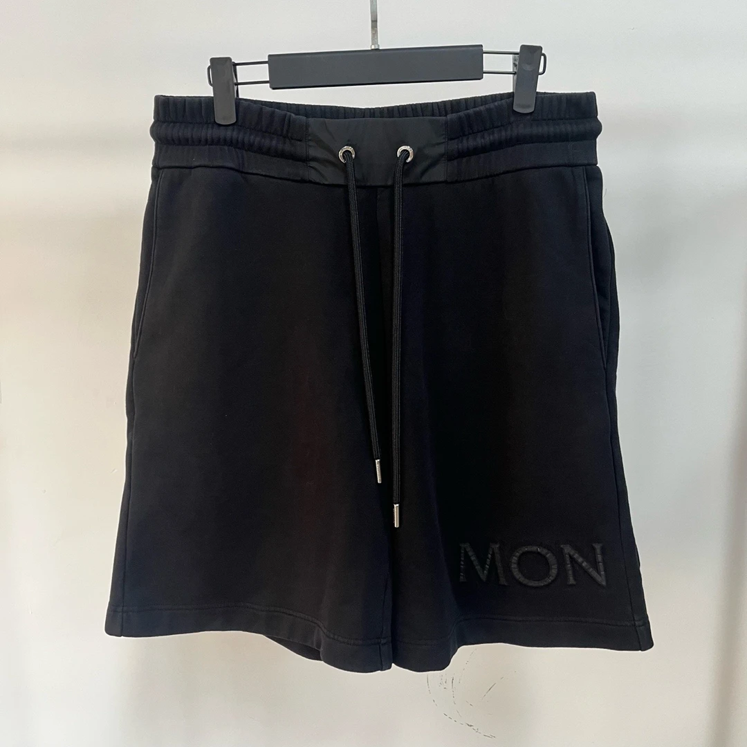 99新 MONCLER 蒙口袖标短裤/S码/25932