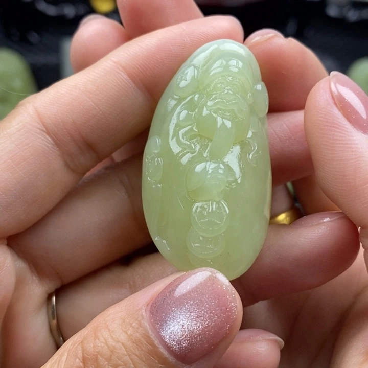 和田玉未镶嵌颈饰10