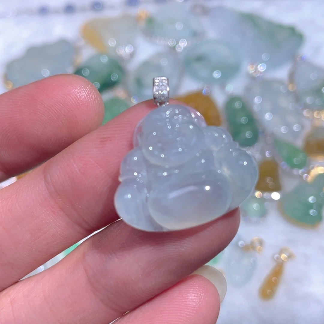 翡翠18K金镶嵌颈饰翡翠