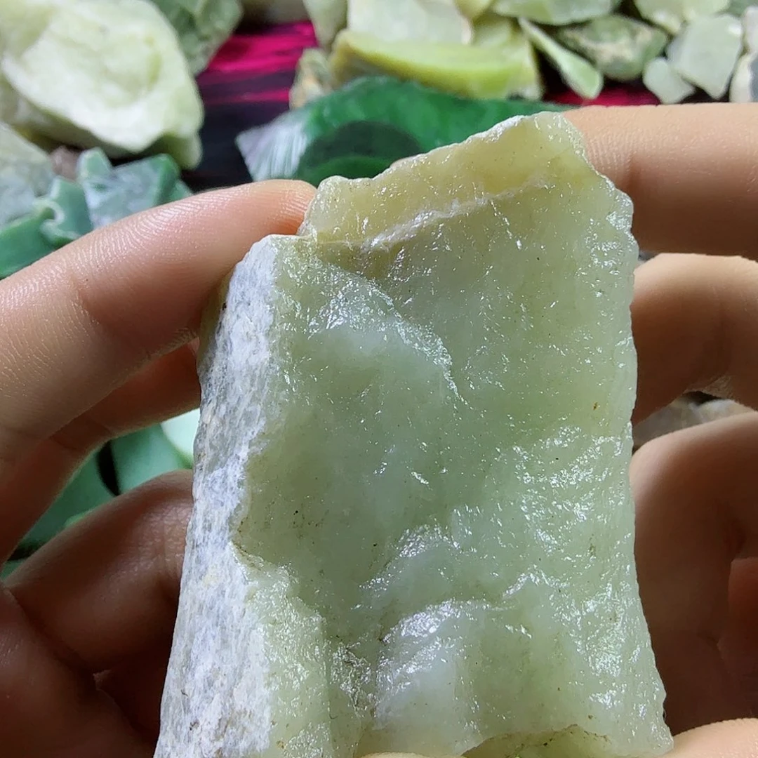 和田玉（糖玉）未镶嵌珠宝奇石