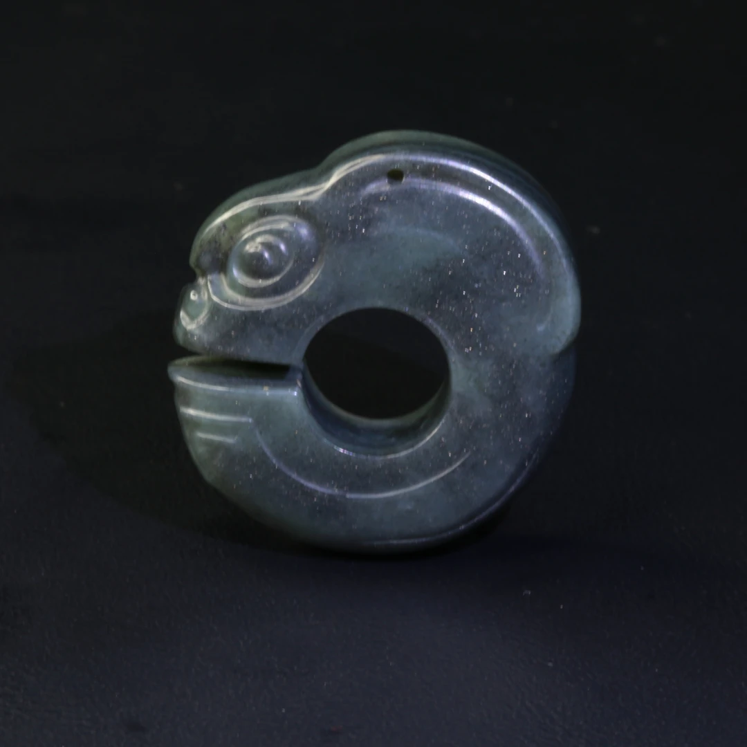 2和田玉仿古塔青饕餮/100661上海嘉禾拍卖