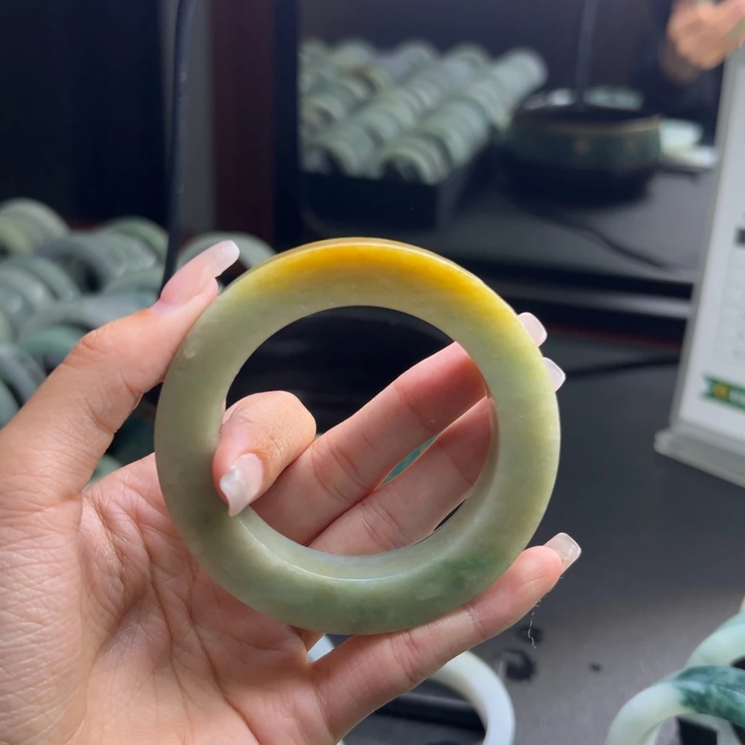 定制翡翠黄翡未镶嵌自***！