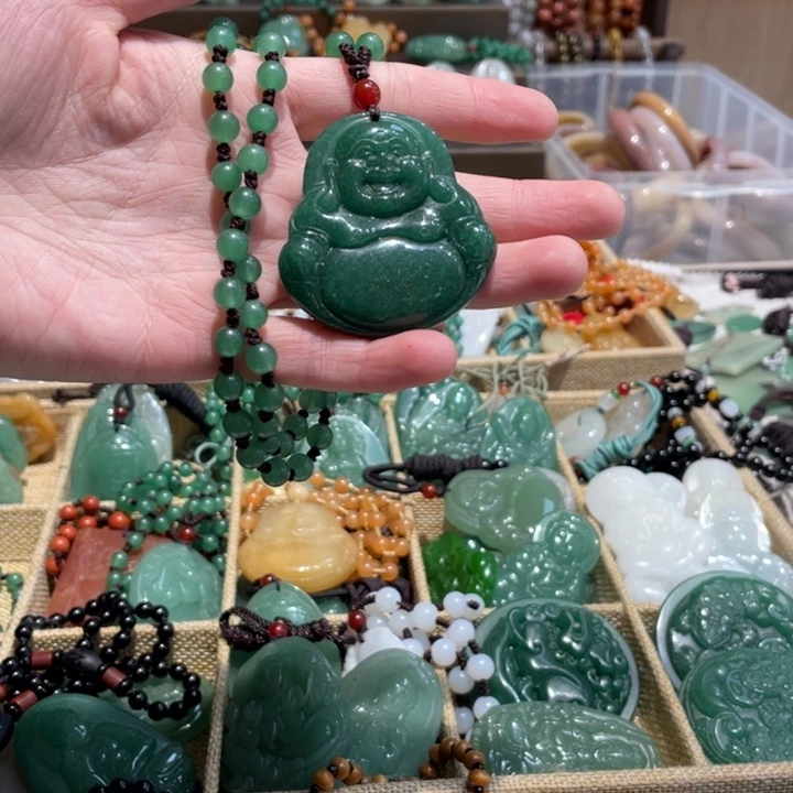 石英质玉未镶嵌颈饰