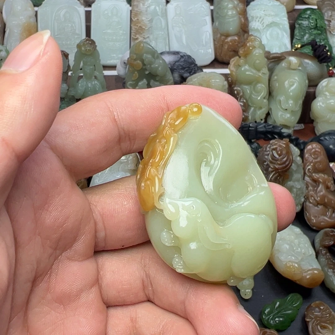 和田玉未镶嵌挂件