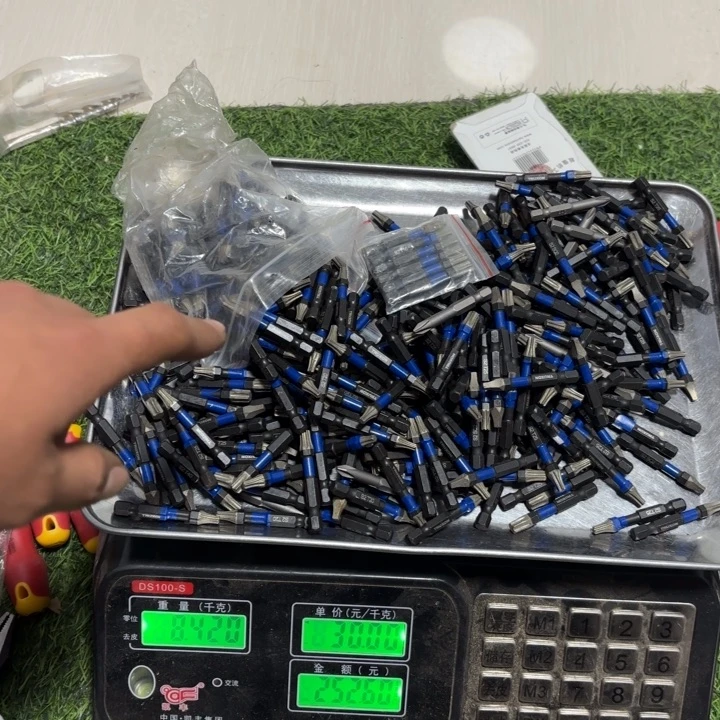 飞***美外贸品牌一堆批头