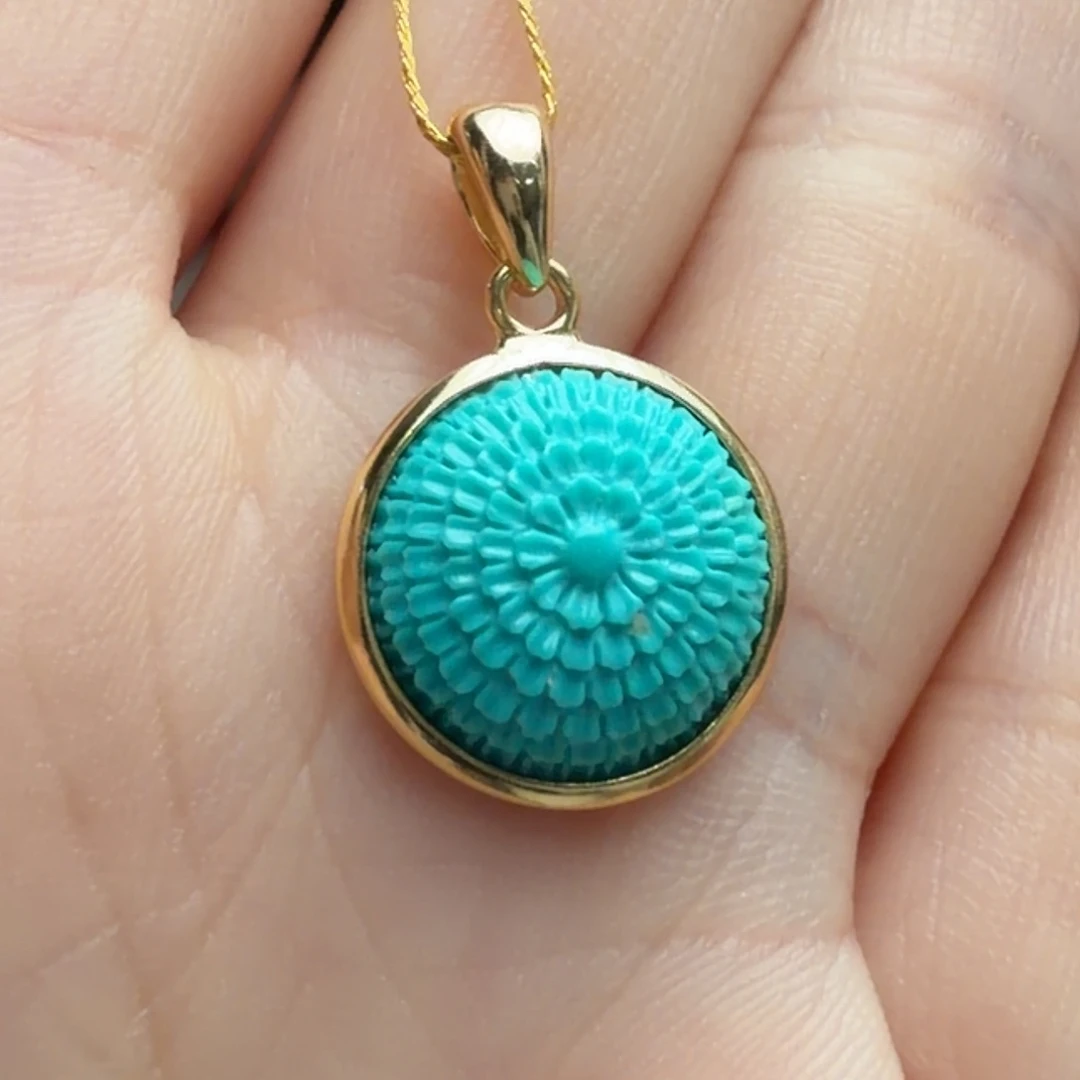 绿松石未镶嵌颈饰