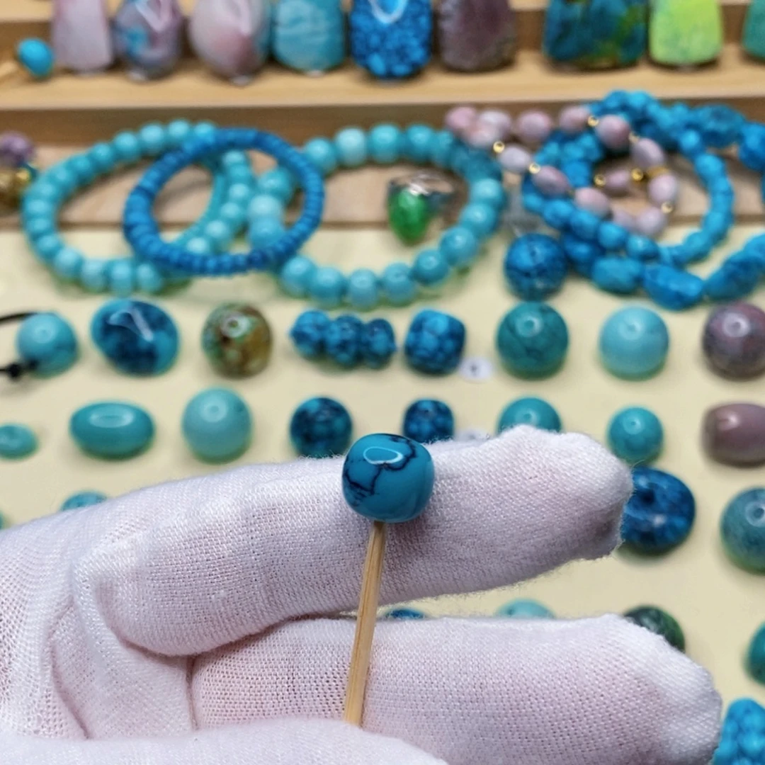 绿松石未镶嵌珠宝奇石