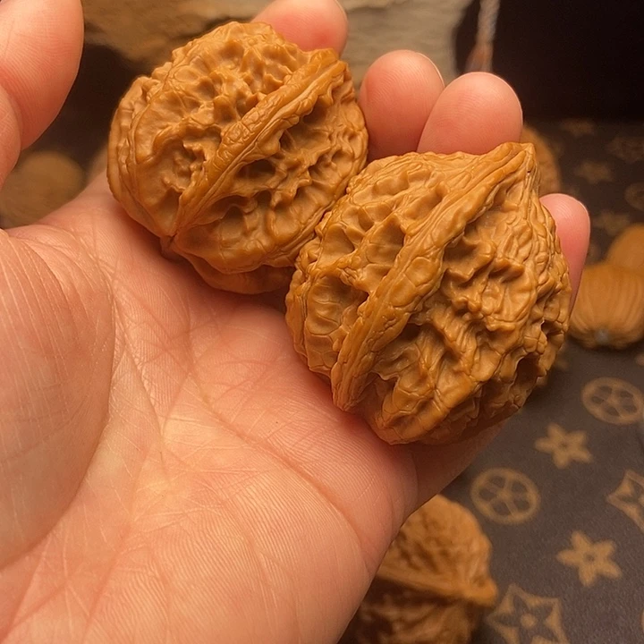 文玩核桃把件大沽石