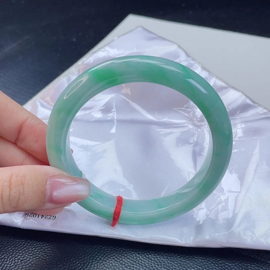 翡翠手镯未镶嵌翡翠6135