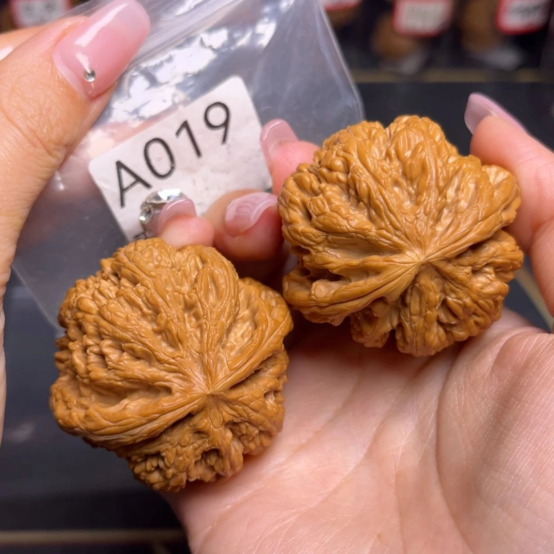 文玩核桃吊坠大粗筋49