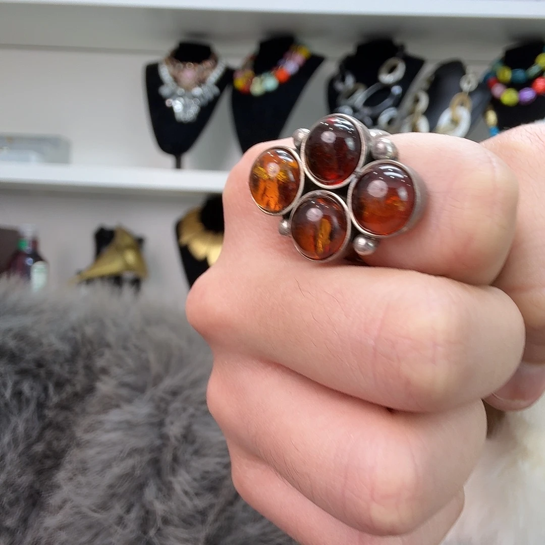 伟***J琉璃合金玻璃合金宝宝戒指