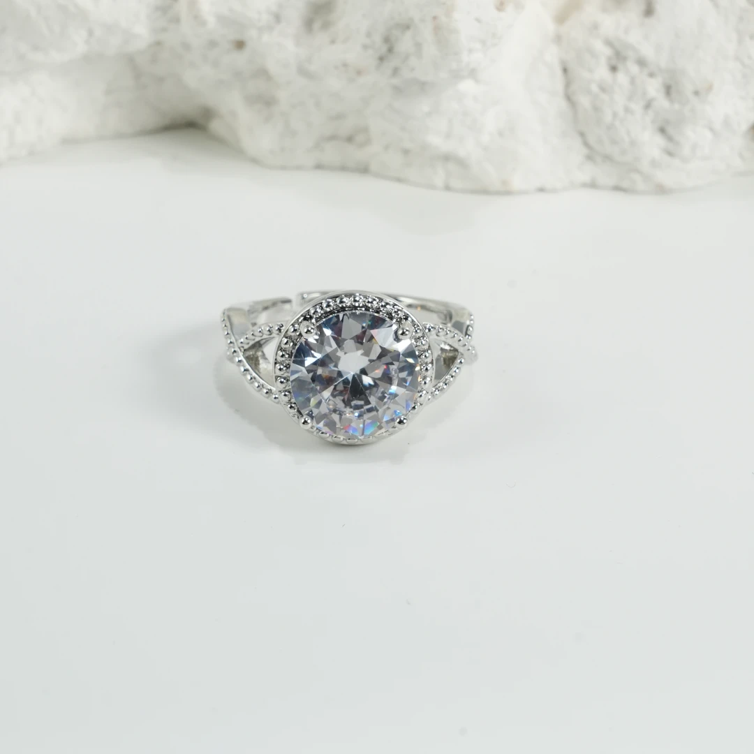 【高端嘉选】南非金伯利八星八箭D色VVS净度白戒指扭臂款大克拉