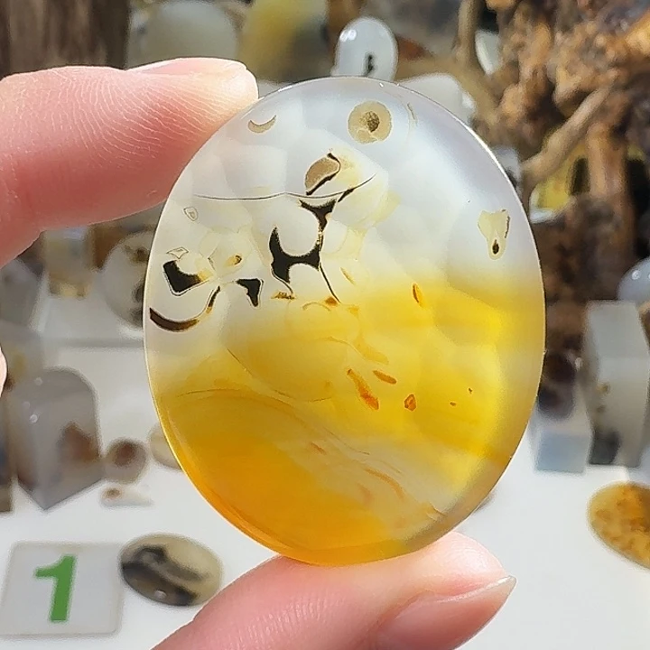 玛瑙/玉髓未镶嵌珠宝奇石