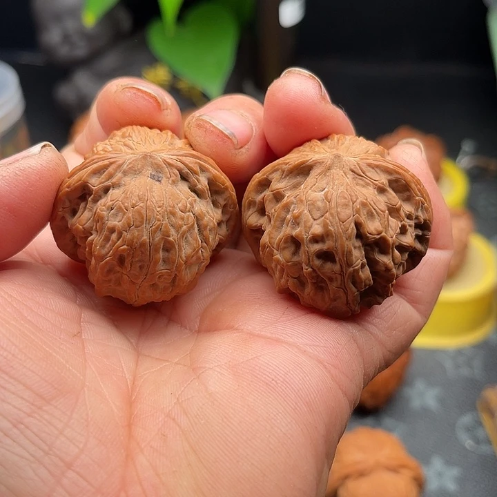 小***爱桃核把件特价核桃