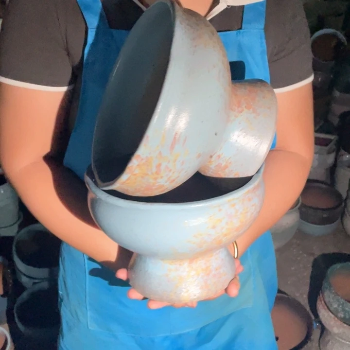 紫砂花盆口20高15瑕疵瑕疵