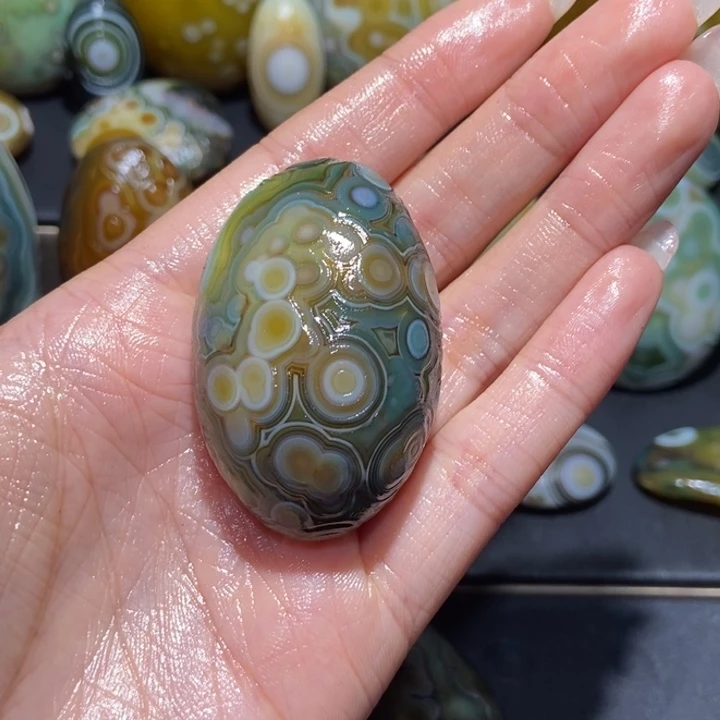 【闪购商品】未镶嵌玛瑙/玉髓珠宝奇石奇**人