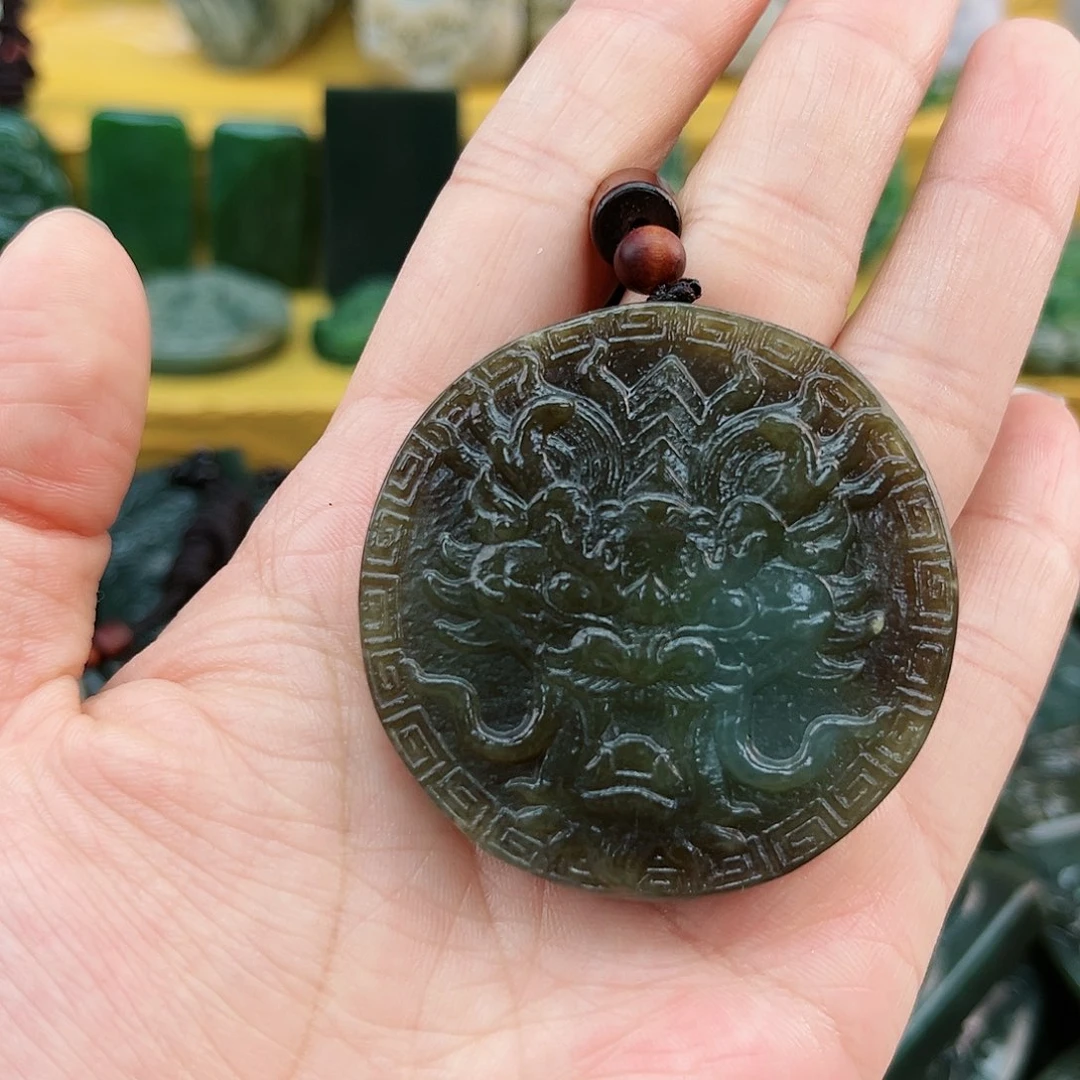 和田玉未镶嵌颈饰沐*漪