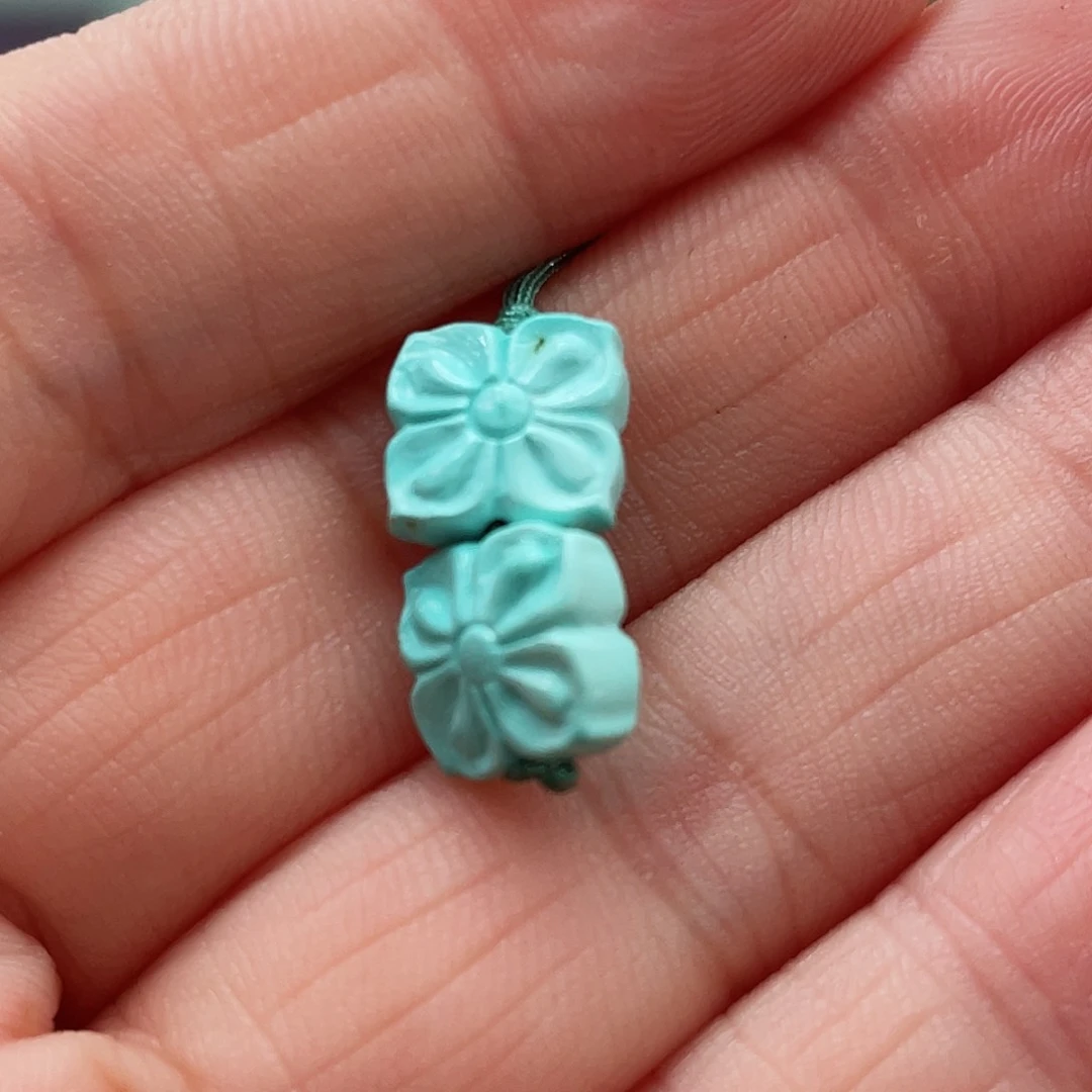 绿松石颈饰未镶嵌